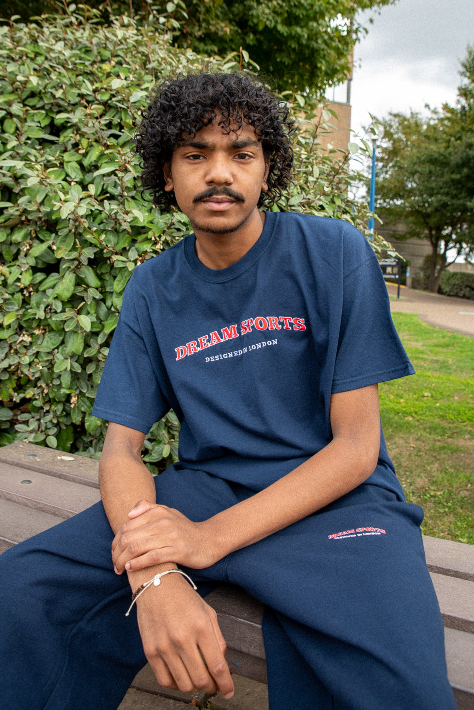 T-Shirt in Navy With Dream Sports Embroidery