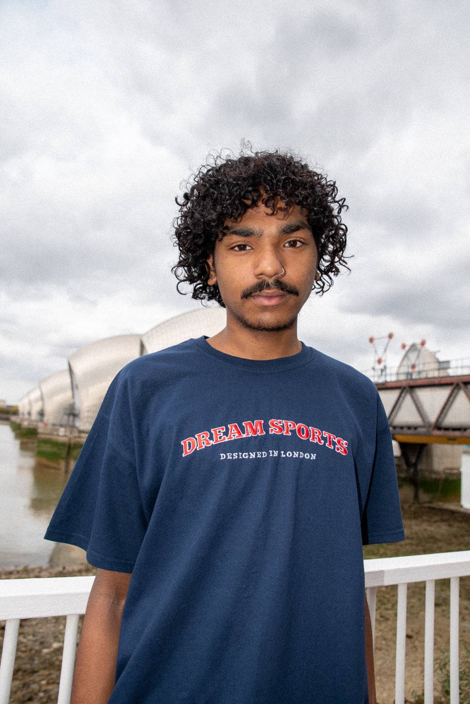T-Shirt in Navy With Dream Sports Embroidery