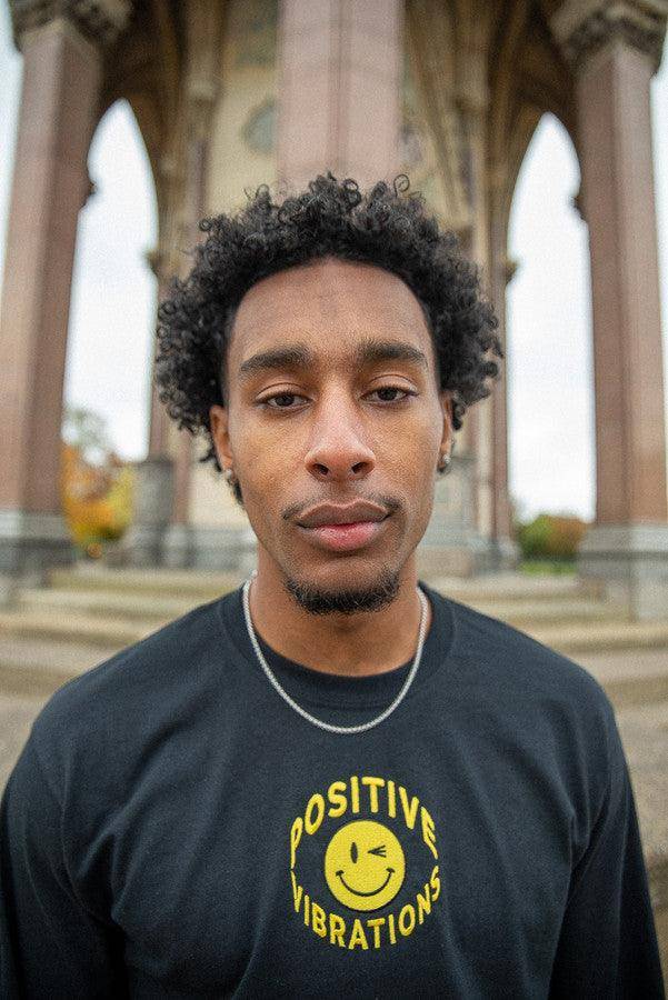 Long Sleeved T-Shirt in Black With 90s Rave Smiley Embroidery - Dreambutdonotsleep