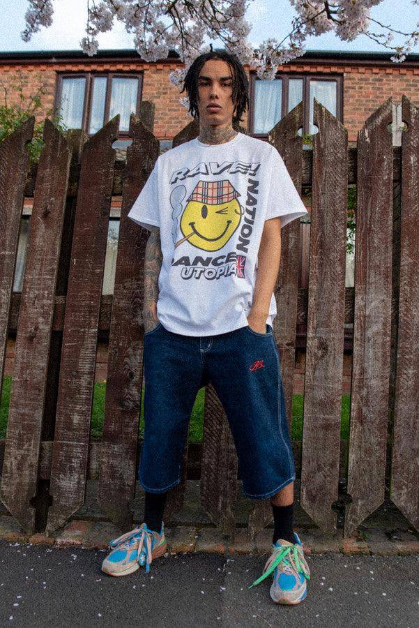 T-Shirt in White With Rave Nation Print - Dreambutdonotsleep