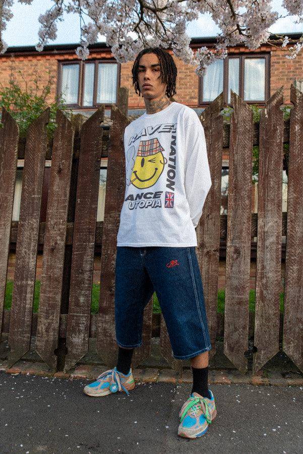 Long Sleeved T-Shirt in White With Rave Nation Print - Dreambutdonotsleep