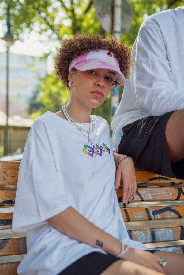 Tshirt in White with Diamond Geometric Logo Print - Dreambutdonotsleep
