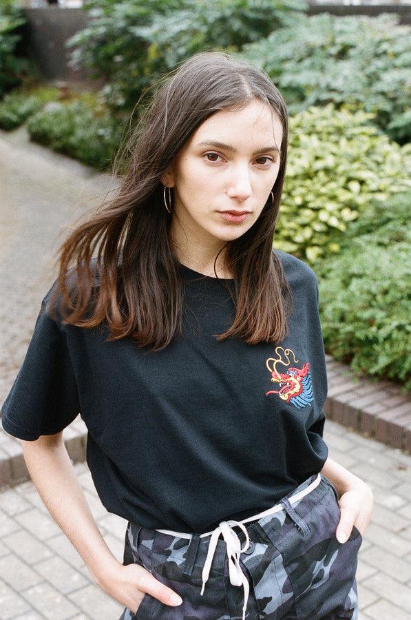 Black T-shirt With Chinese Dragon Embroidered Design - Dreambutdonotsleep