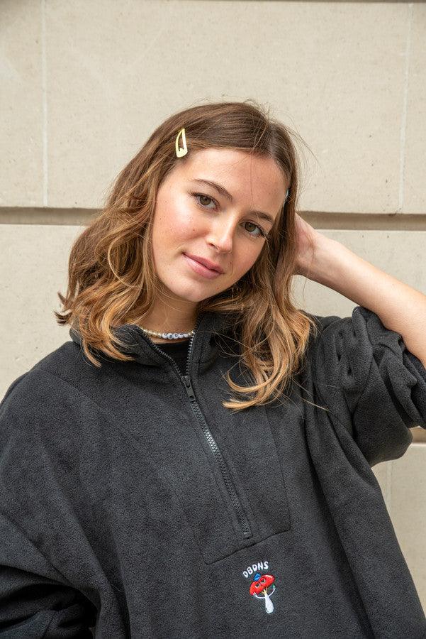 Fleece In Black With Bro Shroom Embroidery - Dreambutdonotsleep