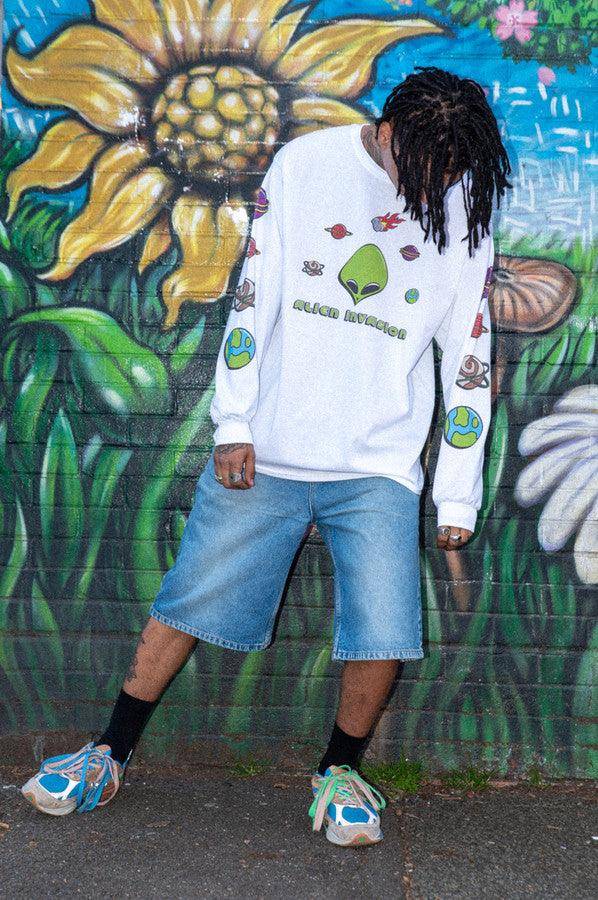 Long Sleeved T-Shirt in White With Alien Invasion Print - Dreambutdonotsleep