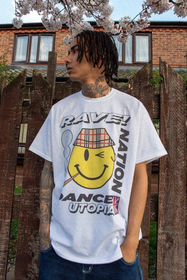 T-Shirt in White With Rave Nation Print - Dreambutdonotsleep