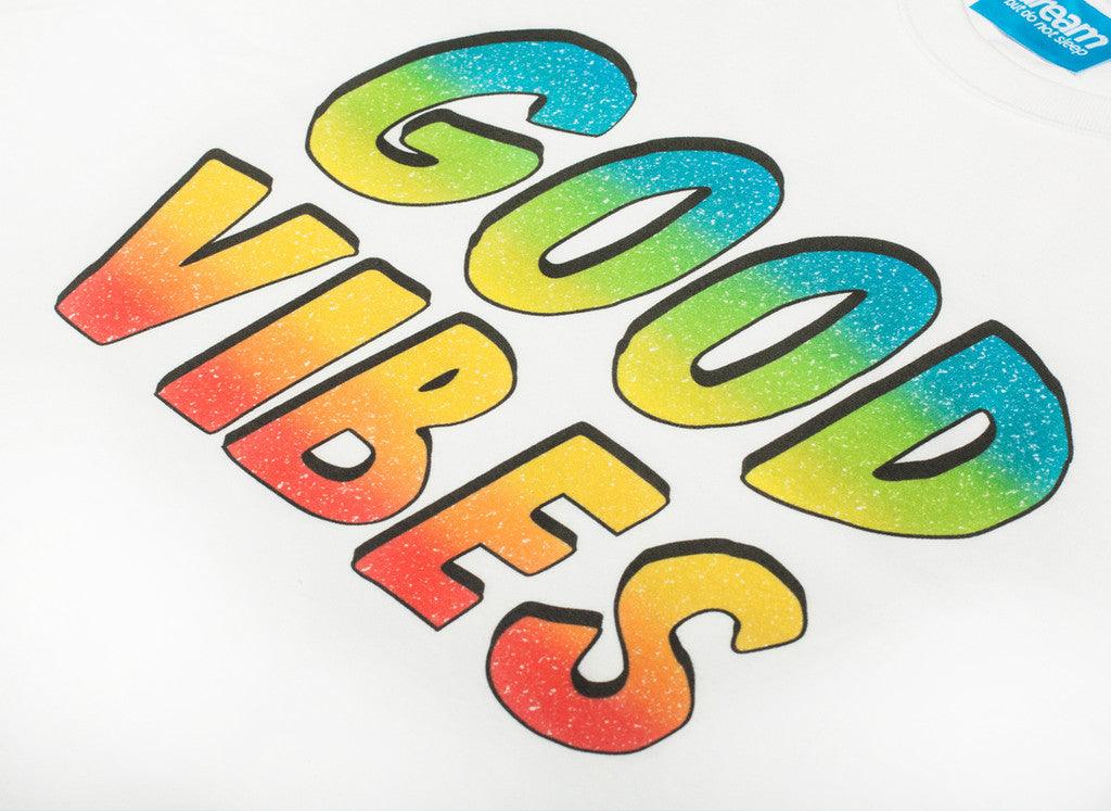 White Short Sleeved T-shirt With Good Vibes Print.