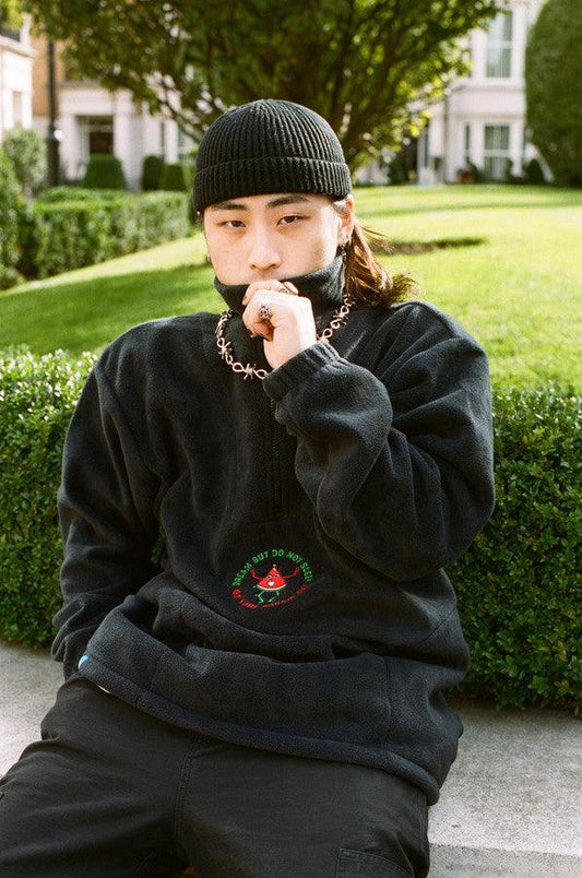 Cropped Fleece In Black With Dream Globe Embroidery