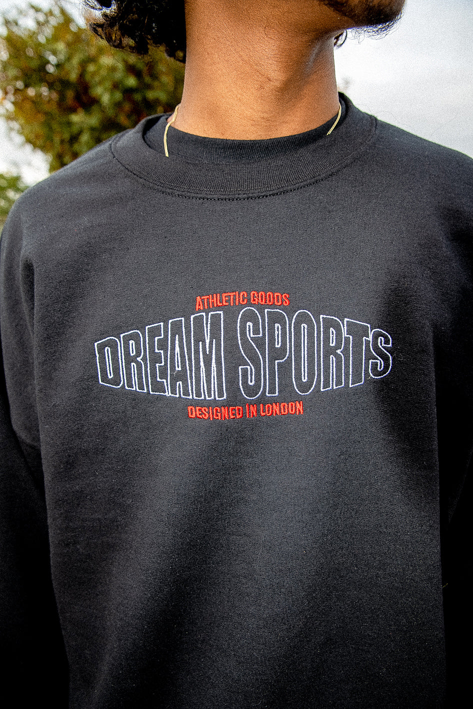 Sweatshirt in Black with Dream Sports Embroidery