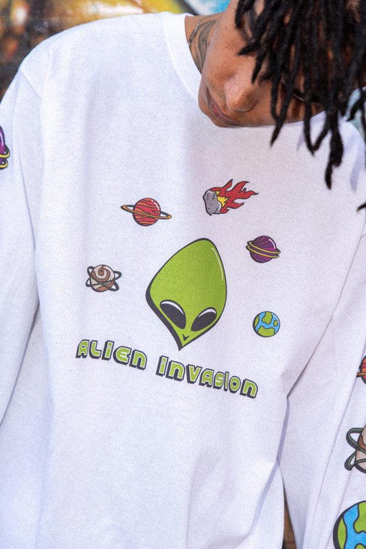 Long Sleeved T-Shirt in White With Alien Invasion Print - Dreambutdonotsleep