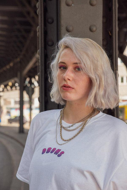Tshirt in White with Grape Bubble Logo Print - Dreambutdonotsleep