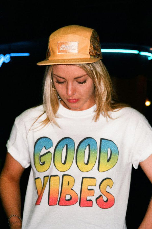 White Short Sleeved T-shirt With Good Vibes Print.